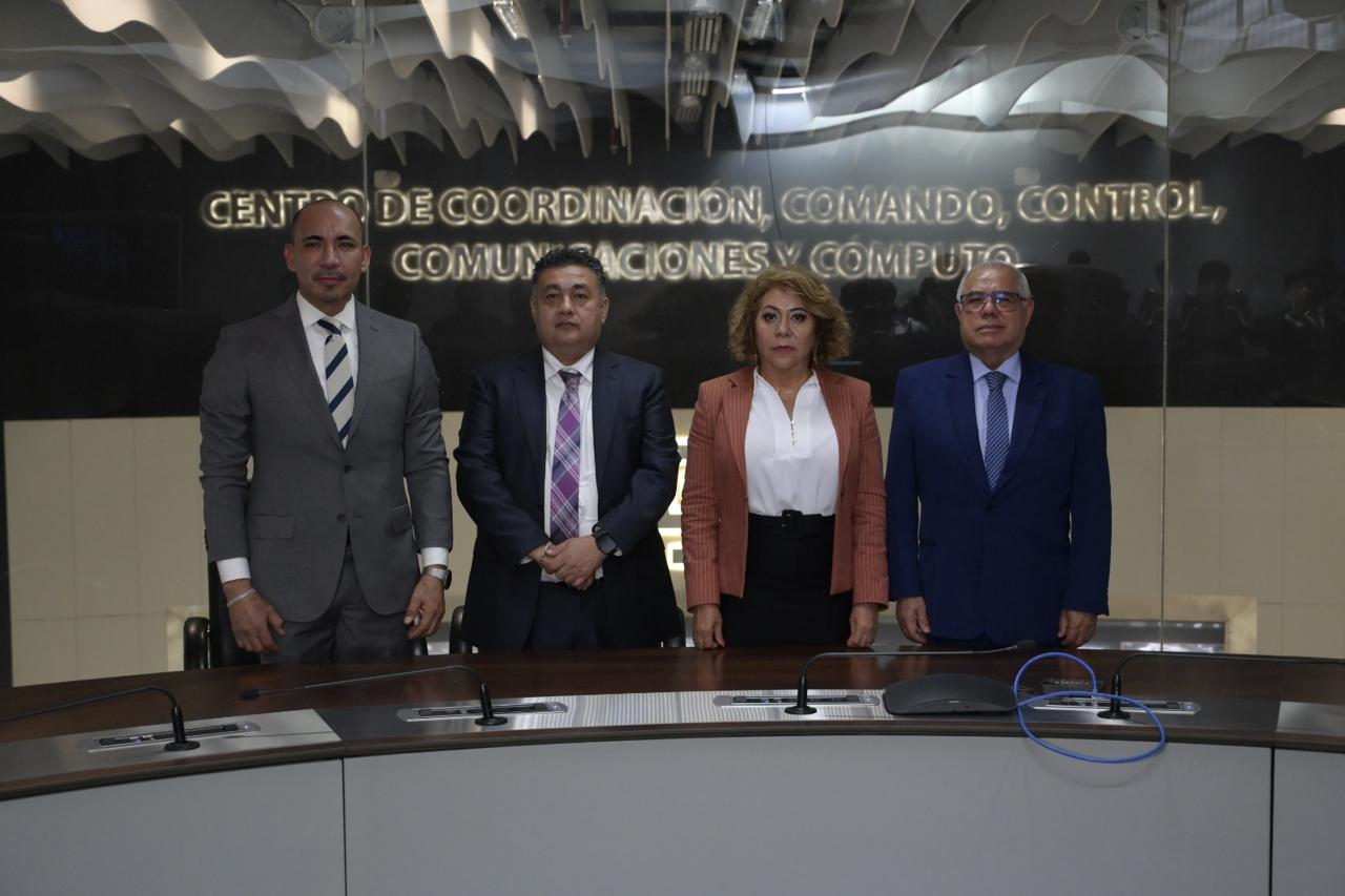 De izquierda a derecha: Jorge Salazar Acosta, nuevo secretario de Administración; Miguel Ángel Urrutia Lozano, Secretario de la Seguridad Pública en el estado; Alejandra Pani Barragán, nueva secretaria de la Contraloría y José Antonio Ortiz Guarneros, Comisionado saliente.