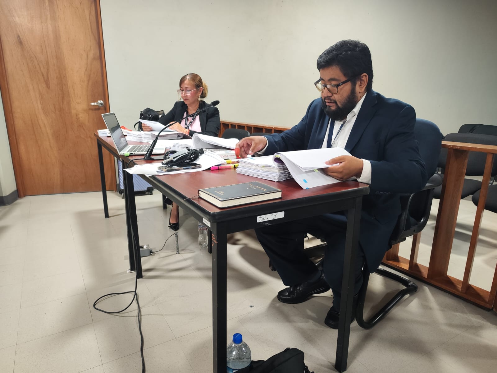 Exdirector de Pemex enfrenta imputación por violencia familiar y violencia vicaria; permanecerá en prisión preventiva
