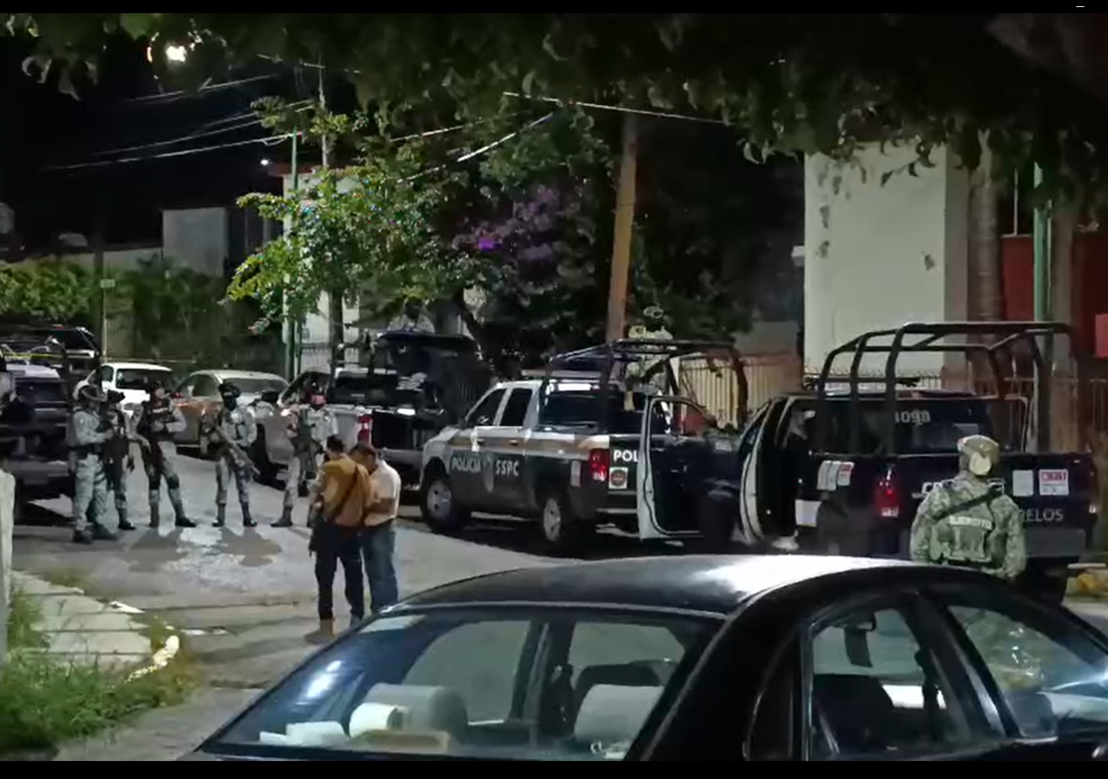 A la desaparición de Ángel y la detención de su hermana se suma la muerte de su madre