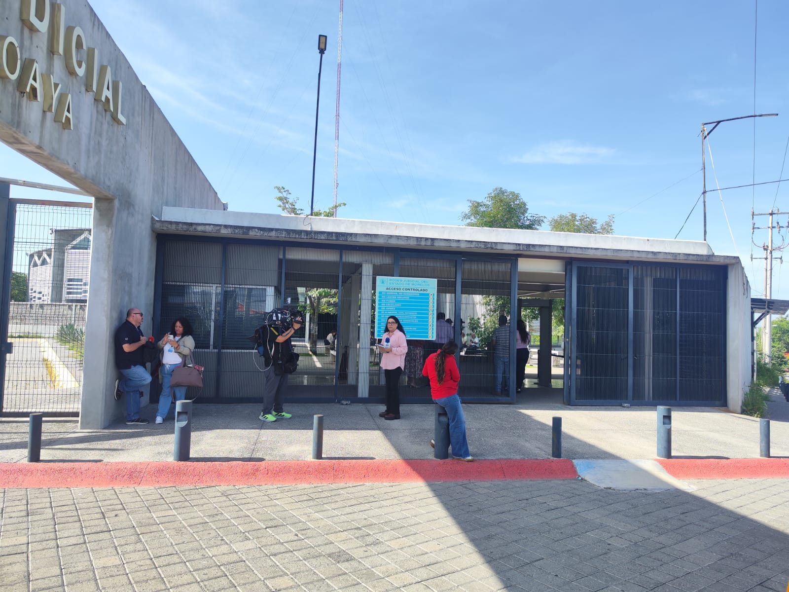 Formulan imputación por lesiones a exfuncionario de Cultura de Morelos tras confrontación vial