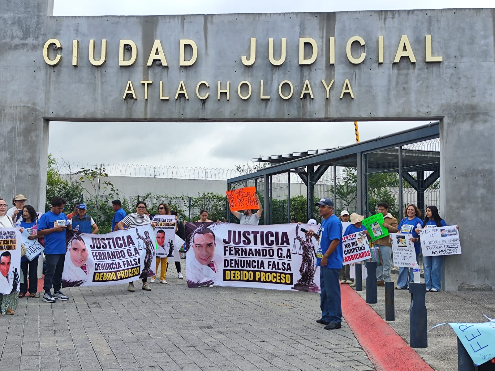 Vinculan a proceso a médico por violación agravada; seguirá en prisión